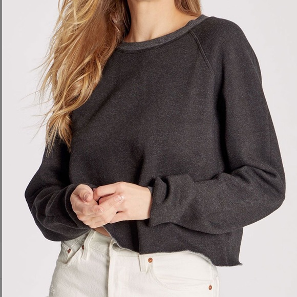 NEW IN PACKAGE- WILDFOX Monte Crop Sweatshirt in Clean Black - Picture 2 of 5